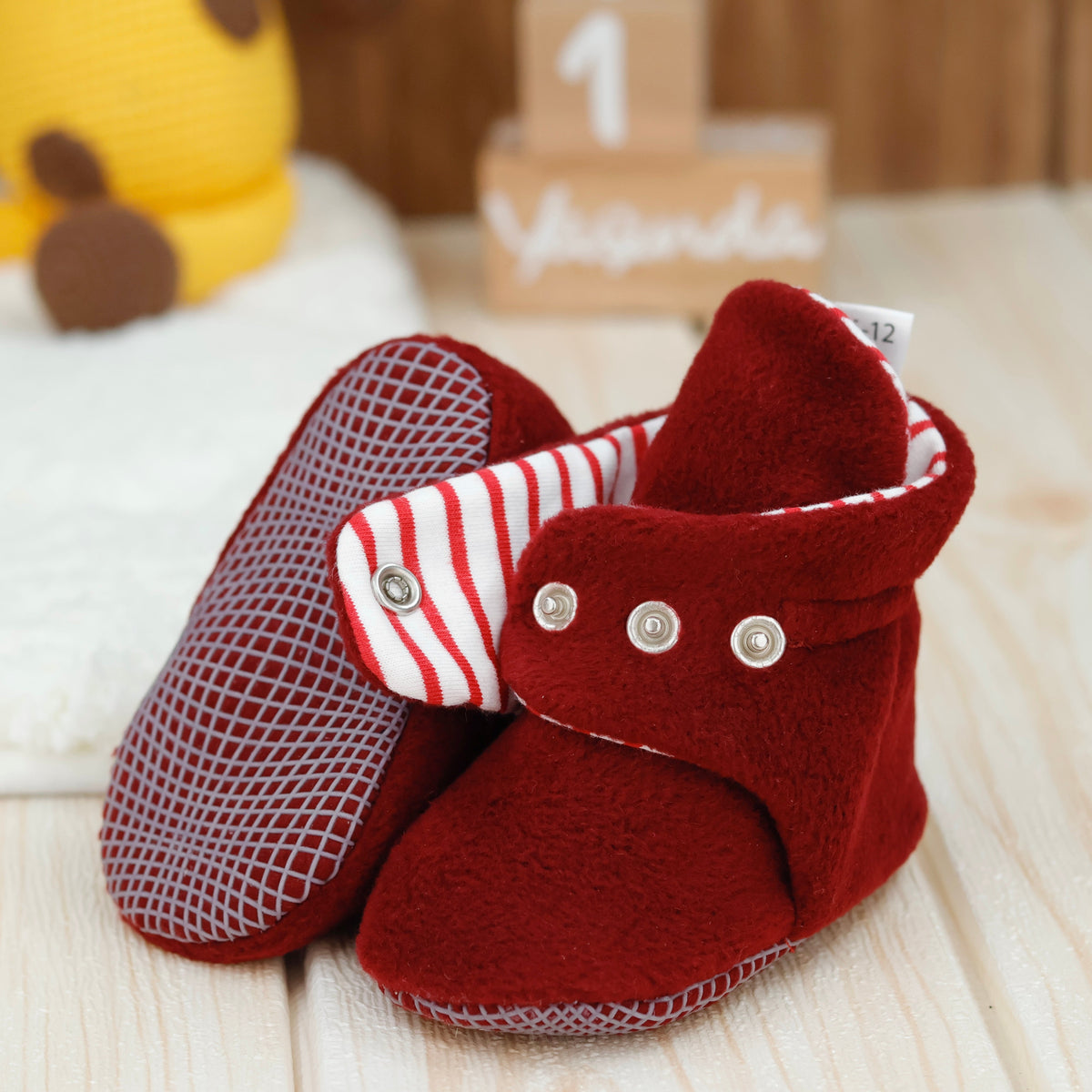 Fleece Stay-On Baby Booties with Snaps – Burgundy