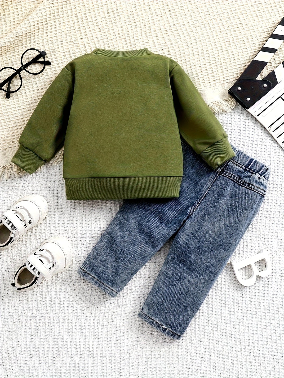 2-Piece Boys' Long-Sleeve Letter Sweatshirt & Ripped Jeans Set - Casual Fall/Winter Outdoor Outfit for Baby Boys 0-3 Years (0-36 Months)