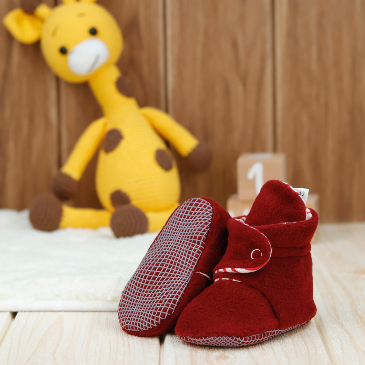 Fleece Stay-On Baby Booties with Snaps – Burgundy