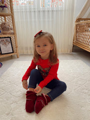 Fleece Stay-On Baby Booties with Snaps – Burgundy