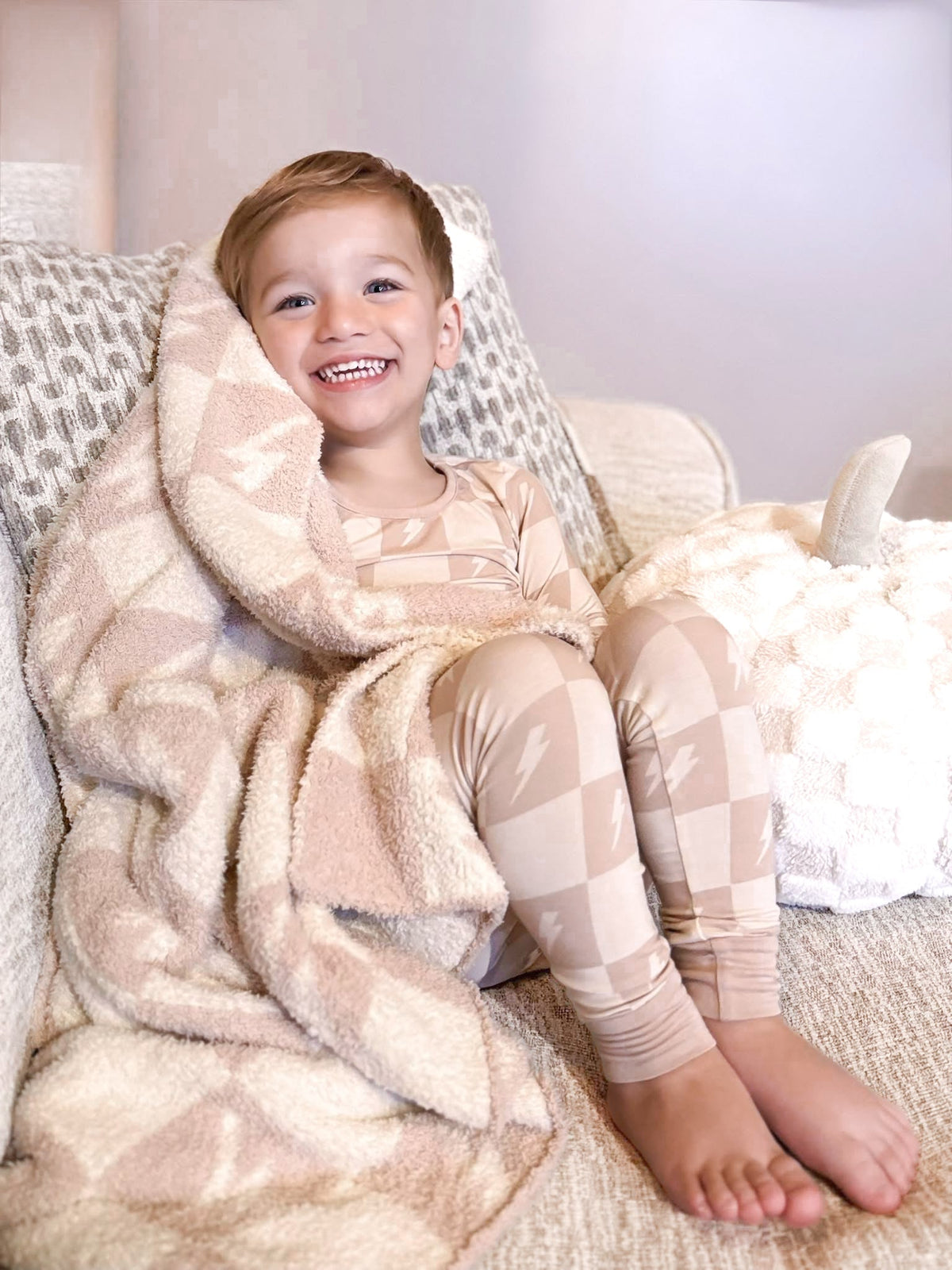 Levi Print | Plush Luxe Blanket