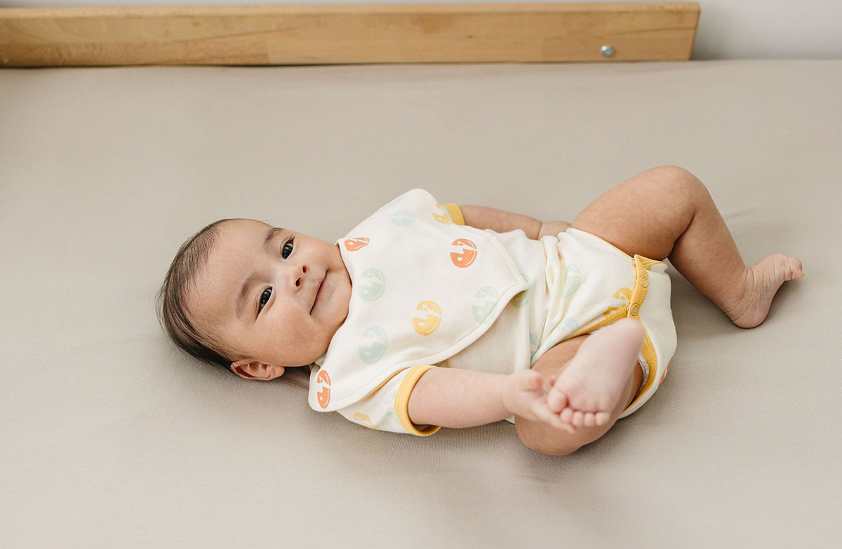 Organic Cotton Baby Bib – GOTS Certified Drool Bib for Newborns – Smiley Bolts