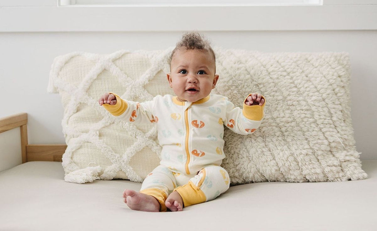 Organic Cotton Baby Zippy Pajamas – GOTS Certified Newborn Sleeper – Smiley Bolts