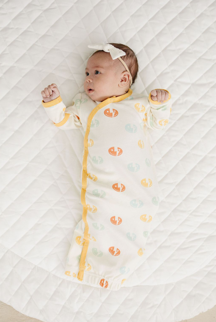 Organic Cotton Baby Gown – GOTS Certified Newborn Sleep Gown – Smiley Bolts