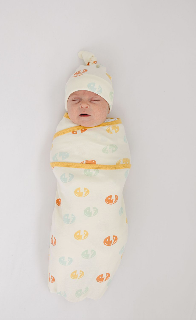 Organic Cotton Baby Hat – GOTS Certified Newborn Beanie – Smiley Bolts