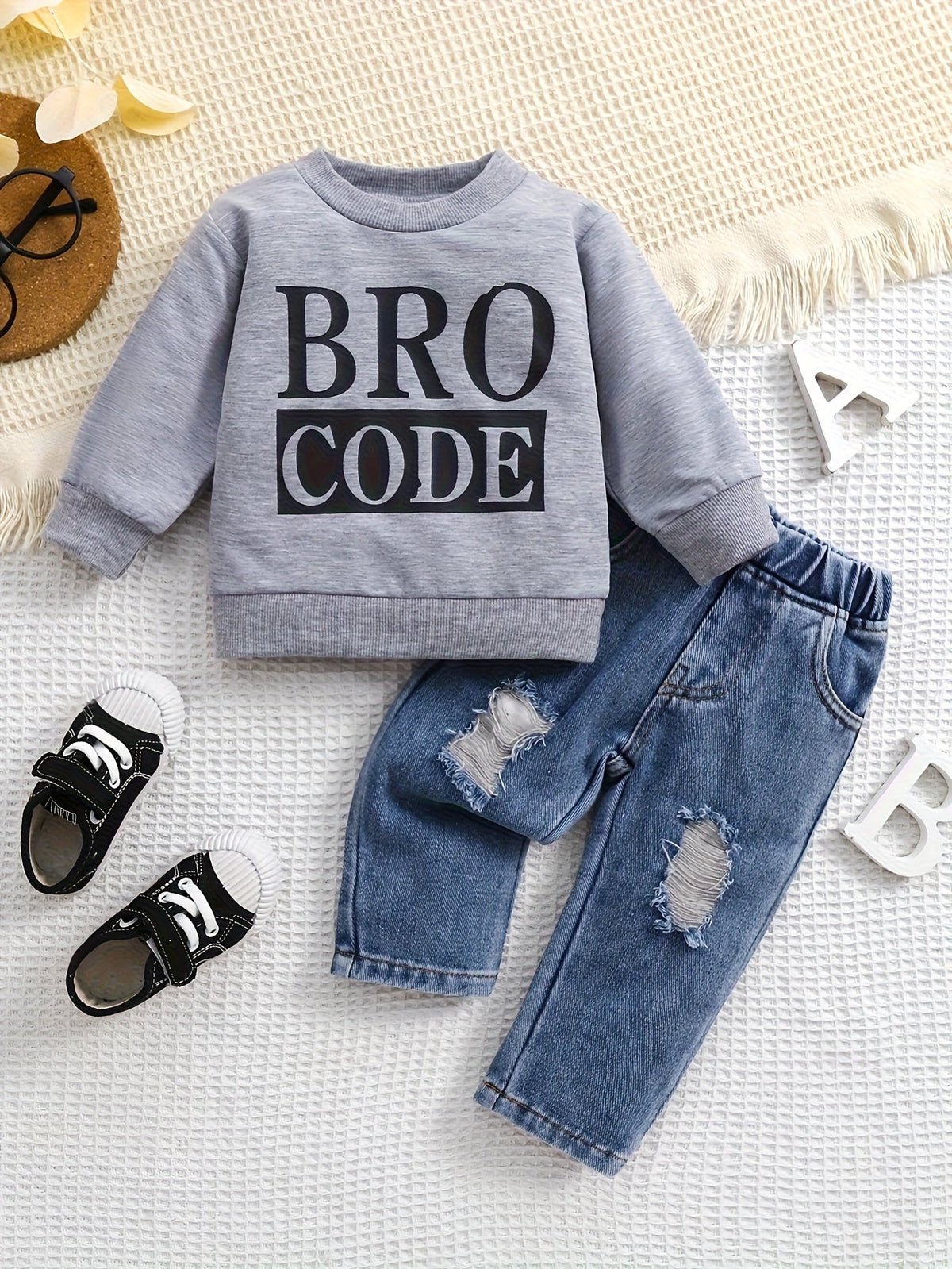 2-Piece Boys' Long-Sleeve Letter Sweatshirt & Ripped Jeans Set - Casual Fall/Winter Outdoor Outfit for Baby Boys 0-3 Years (0-36 Months)